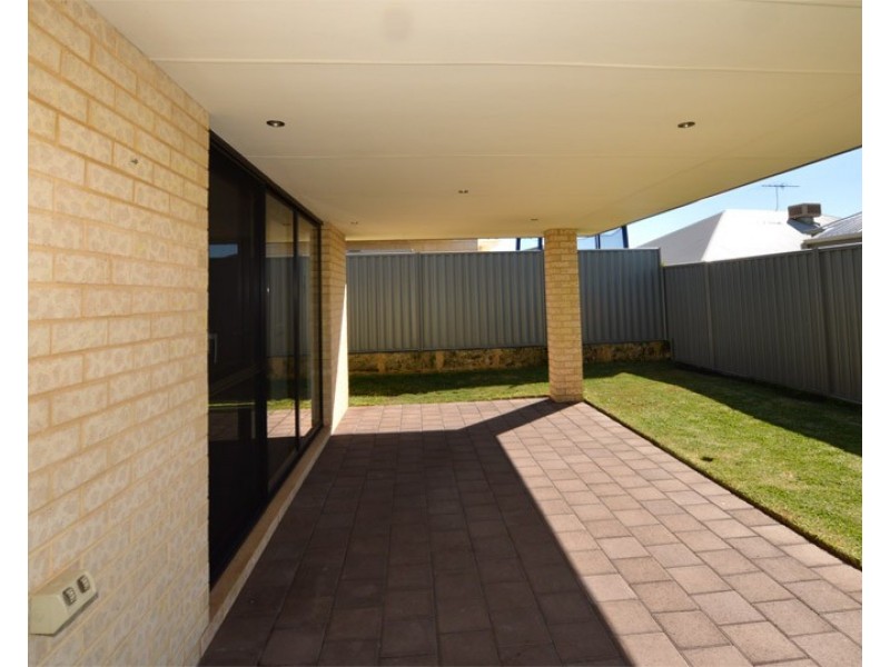 28 Archdale Loop, Piara Waters WA 6112