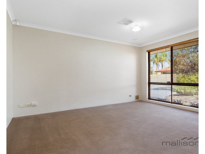 10 Schaffers Place, Thornlie WA 6108