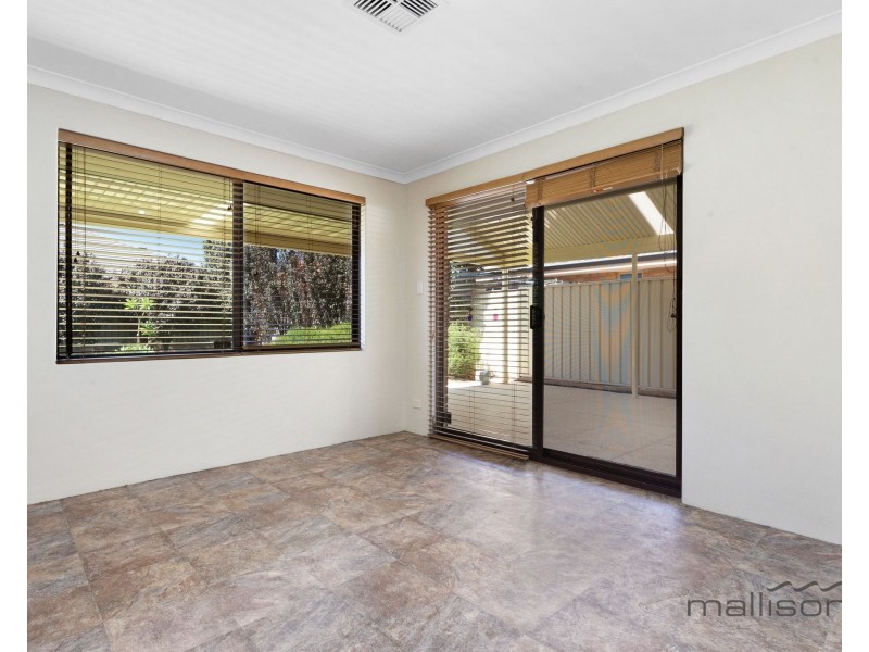 10 Schaffers Place, Thornlie WA 6108