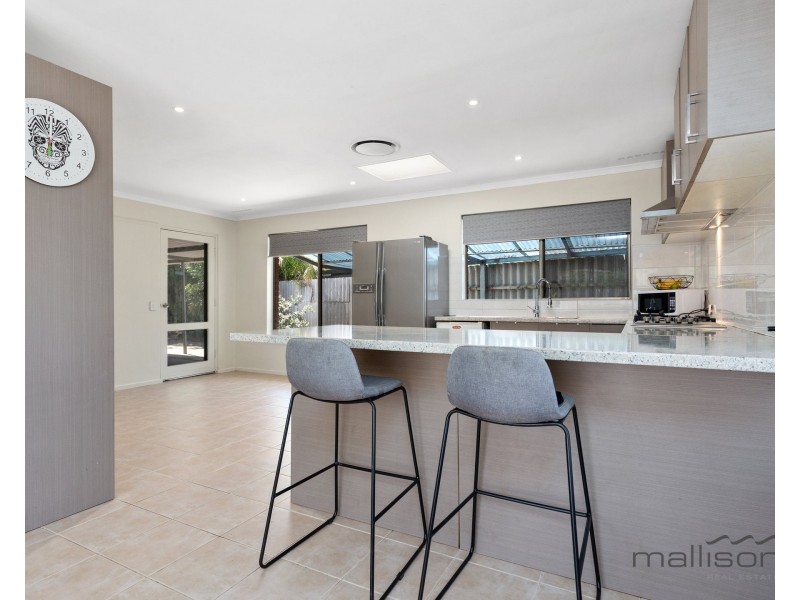 10 Kelvedon Way, Huntingdale WA 6110