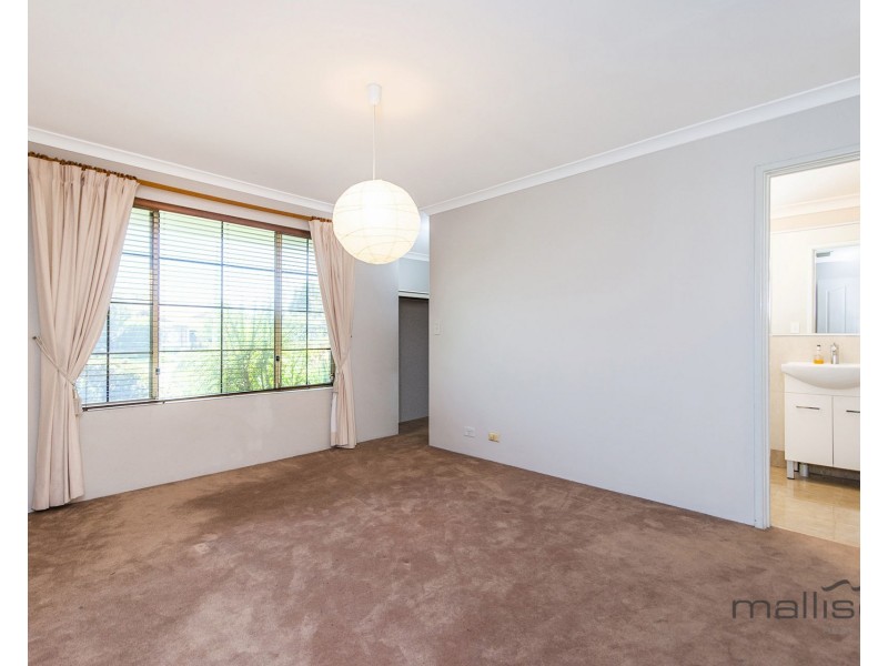 15 Greenlea Rise, Leeming WA 6149