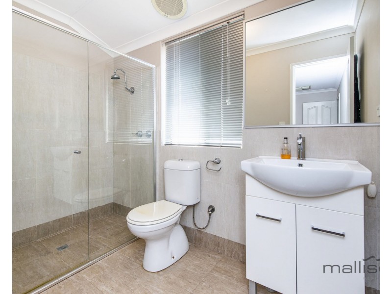 15 Greenlea Rise, Leeming WA 6149