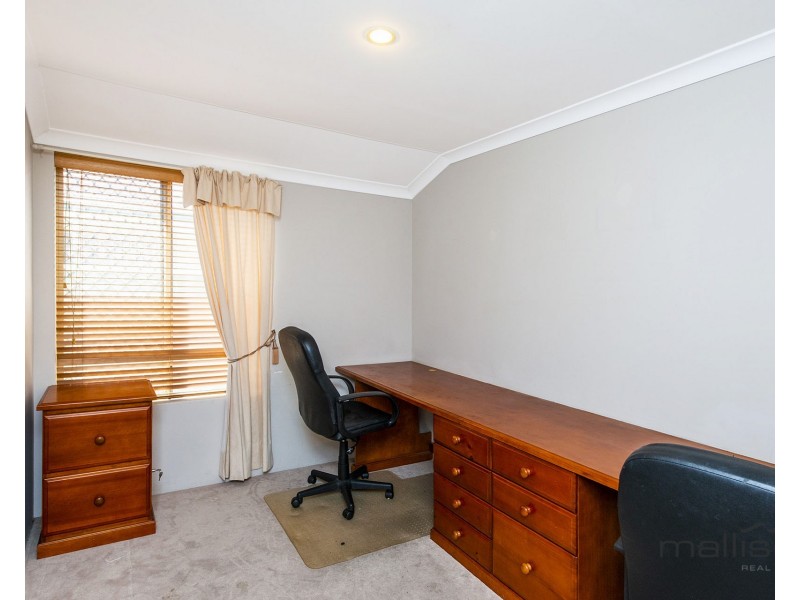 15 Greenlea Rise, Leeming WA 6149