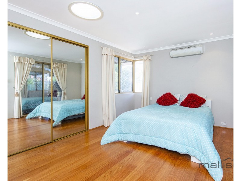 15 Greenlea Rise, Leeming WA 6149