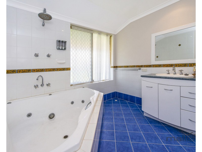 15 Greenlea Rise, Leeming WA 6149