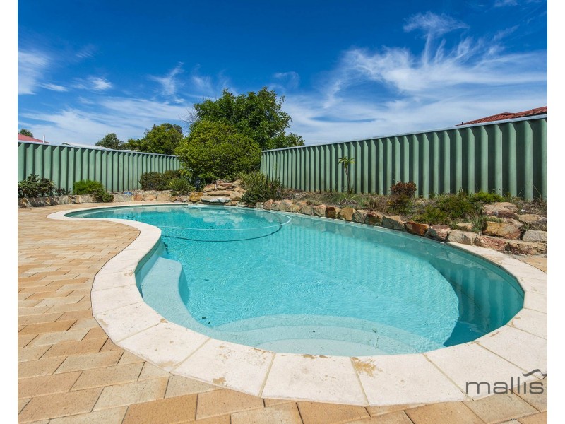 15 Greenlea Rise, Leeming WA 6149