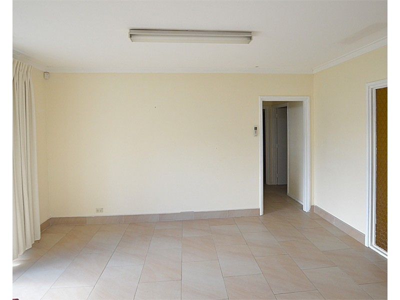 13 Lake Road, Champion Lakes WA 6111