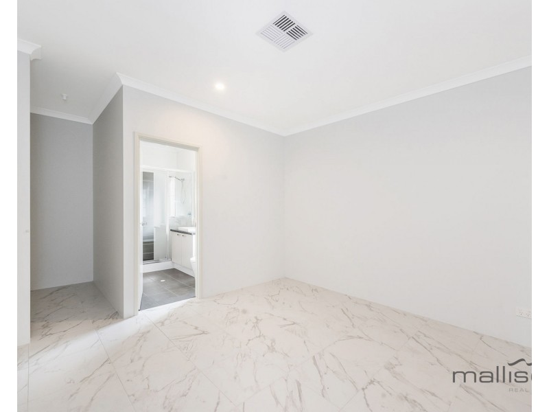 13 Gadd Street, Success WA 6164