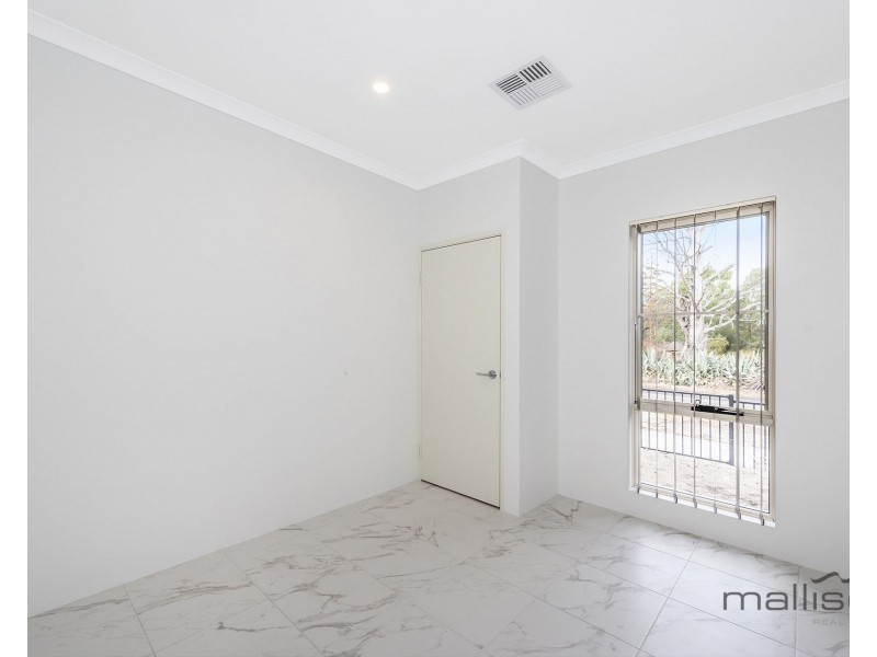 13 Gadd Street, Success WA 6164