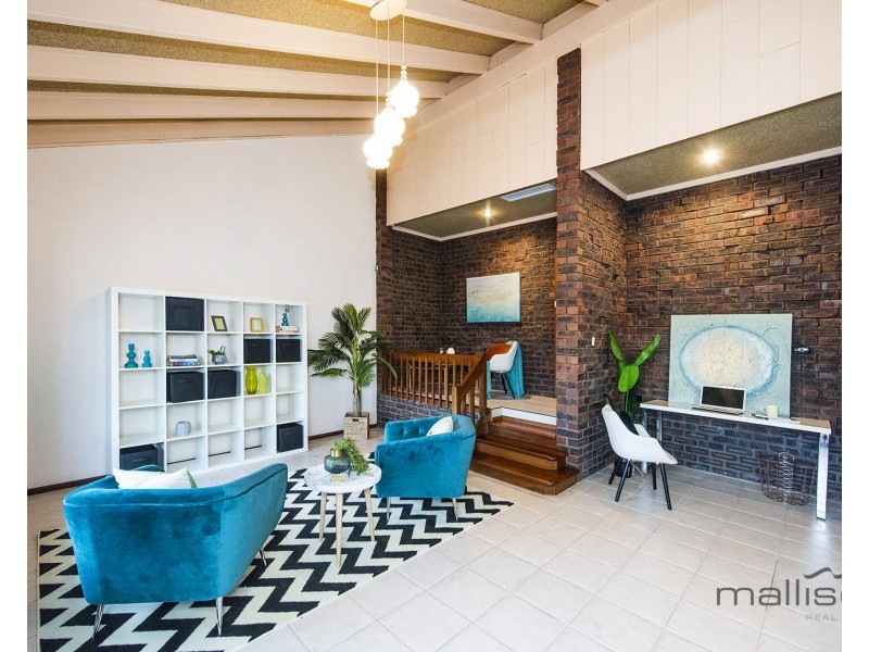 16 Grenfell Way, Leeming WA 6149