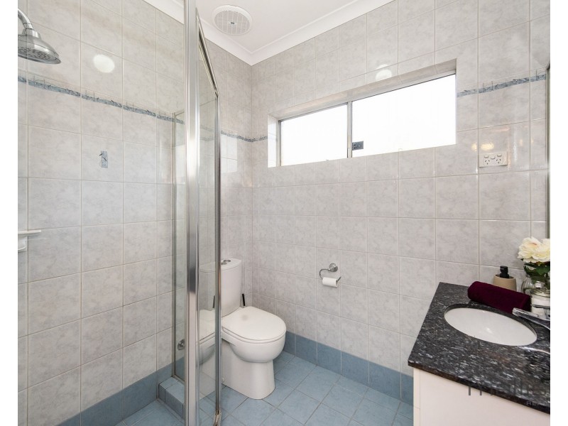 16 Grenfell Way, Leeming WA 6149