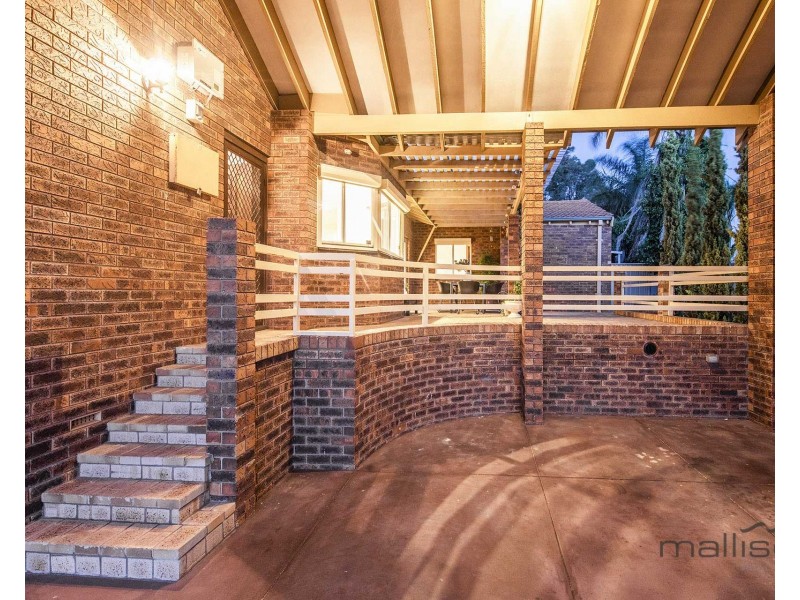 16 Grenfell Way, Leeming WA 6149