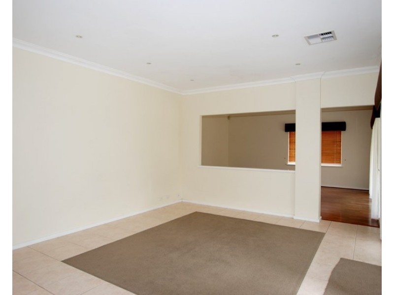 11 Long Beach Promenade, Mindarie WA 6030