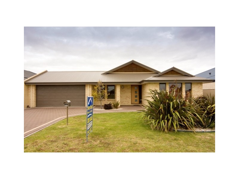 24 Ethereal Drive, Mckail WA 6330