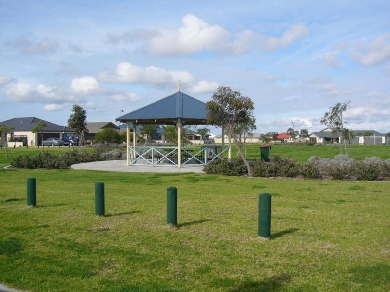 24 Ethereal Drive, Mckail WA 6330