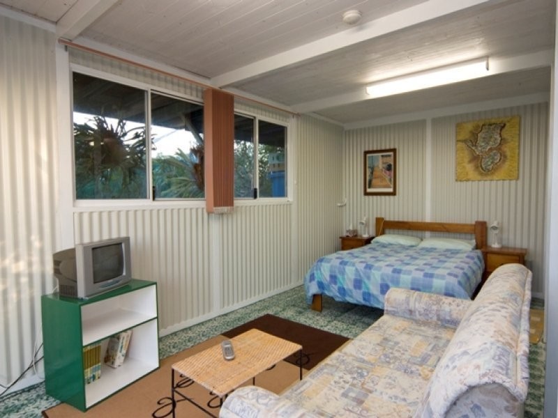 8 McBride Road, Goode Beach WA 6330