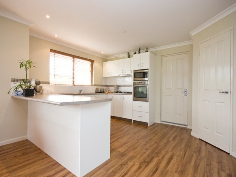 4 Orion Avenue, Mckail WA 6330