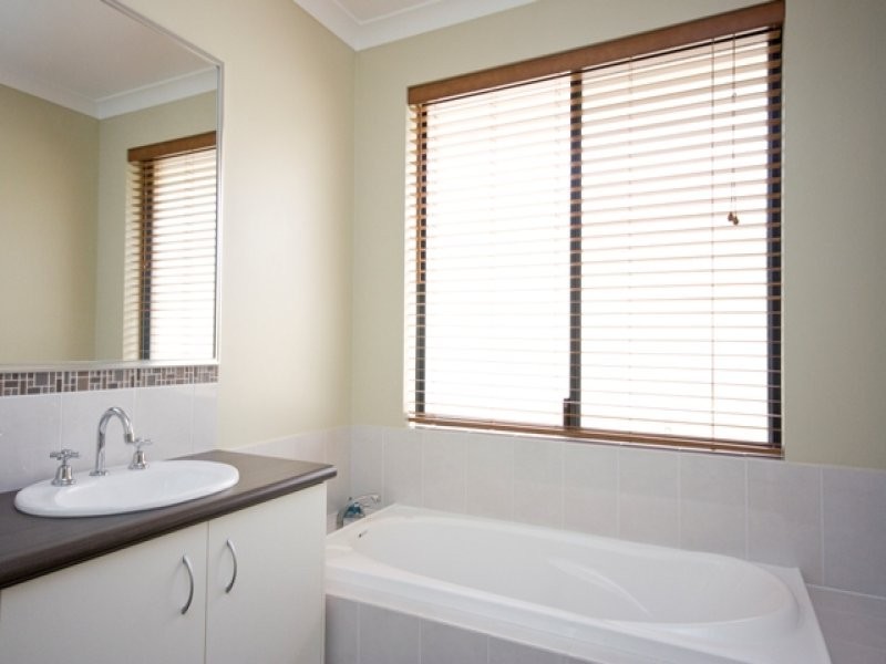 4 Orion Avenue, Mckail WA 6330