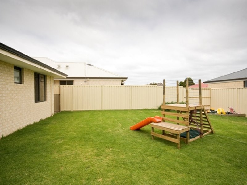 4 Orion Avenue, Mckail WA 6330
