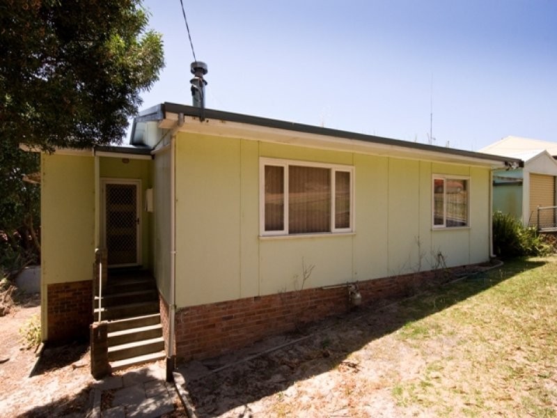 10 Boronia Street, Mount Clarence WA 6330