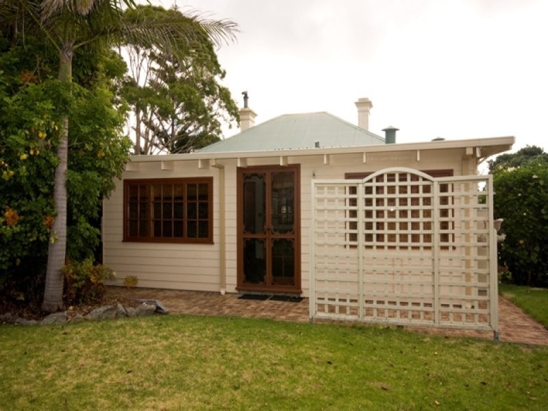 4 Symers Street, Mira Mar WA 6330