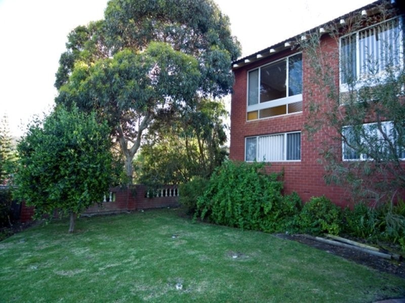 6 Sleeman Avenue, Mira Mar WA 6330