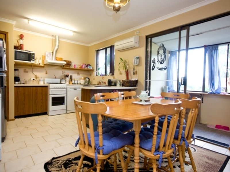 27 Sherwood Drive, Mckail WA 6330