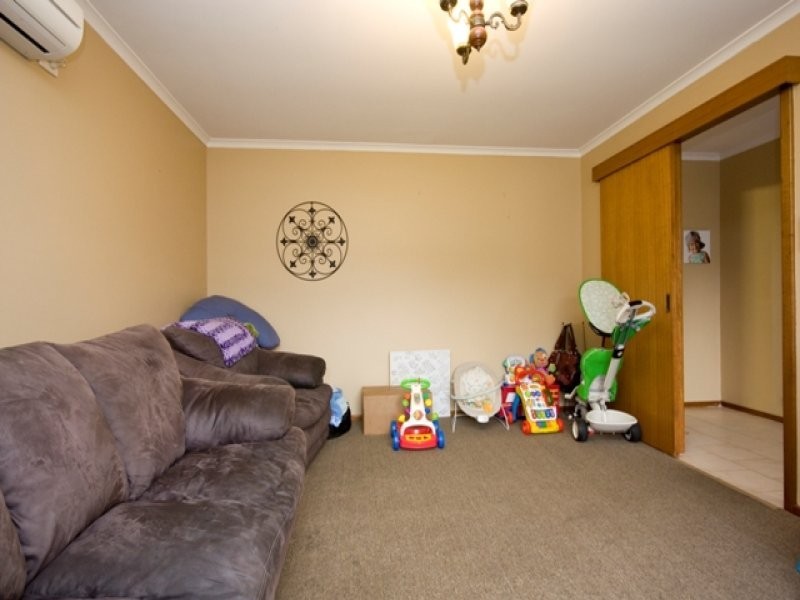 27 Sherwood Drive, Mckail WA 6330