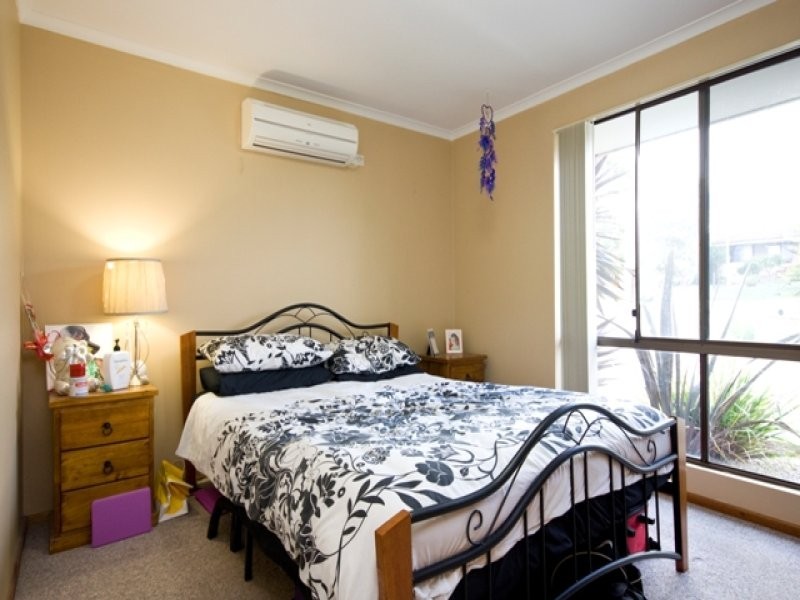 27 Sherwood Drive, Mckail WA 6330