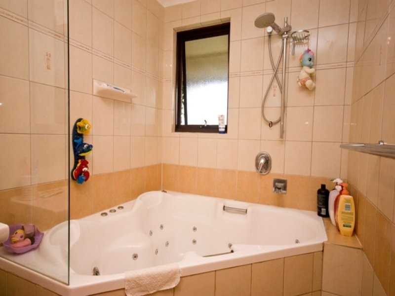 27 Sherwood Drive, Mckail WA 6330