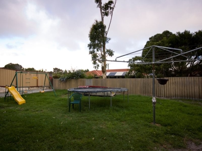 27 Sherwood Drive, Mckail WA 6330