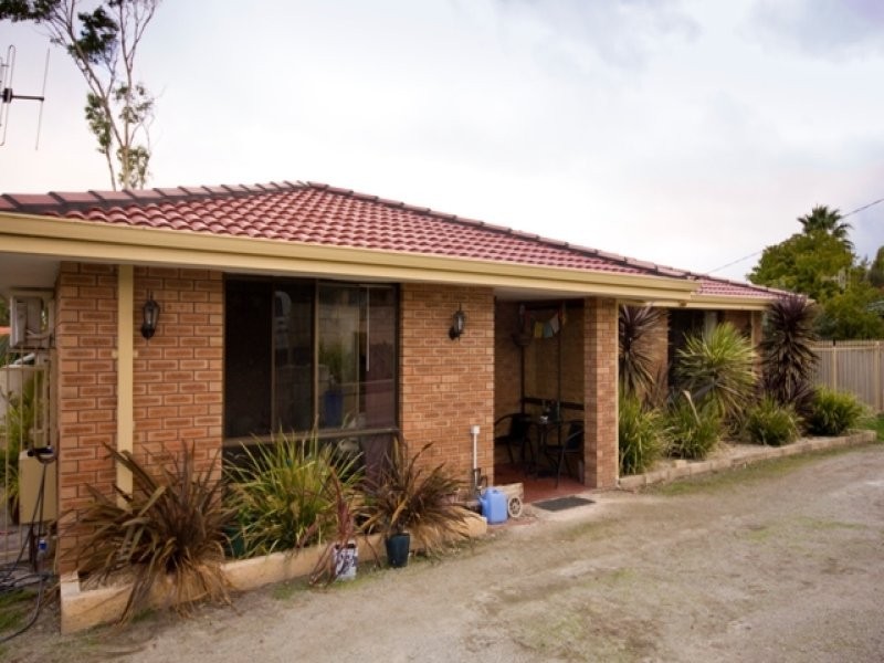 27 Sherwood Drive, Mckail WA 6330