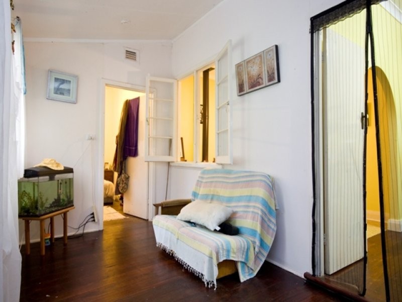 8 Champion Street, Mira Mar WA 6330