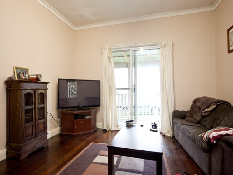 8 Champion Street, Mira Mar WA 6330