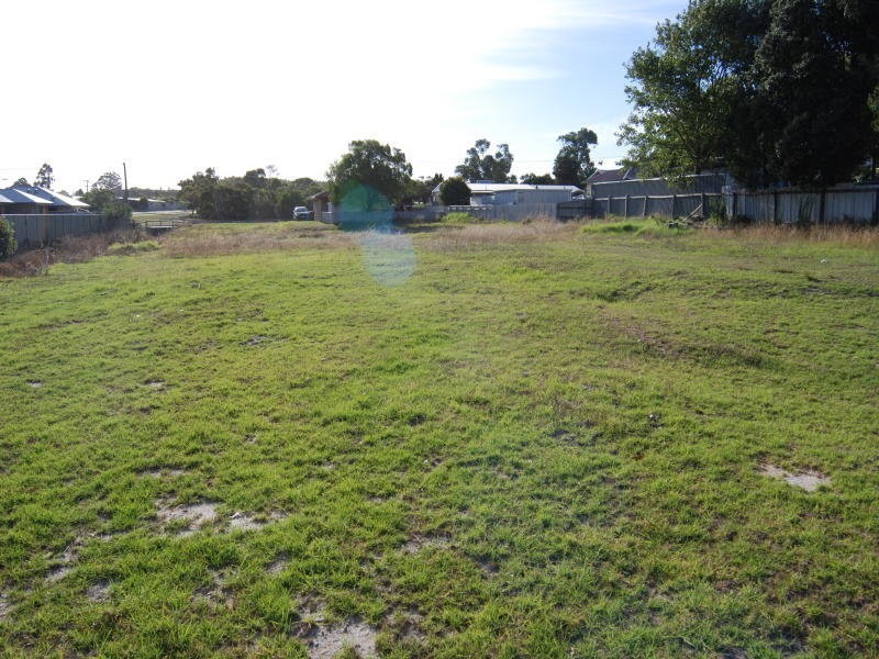 83 Chester Pass Road, Orana WA 6330