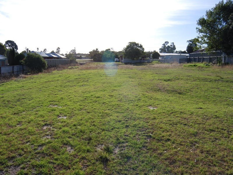 83 Chester Pass Road, Orana WA 6330