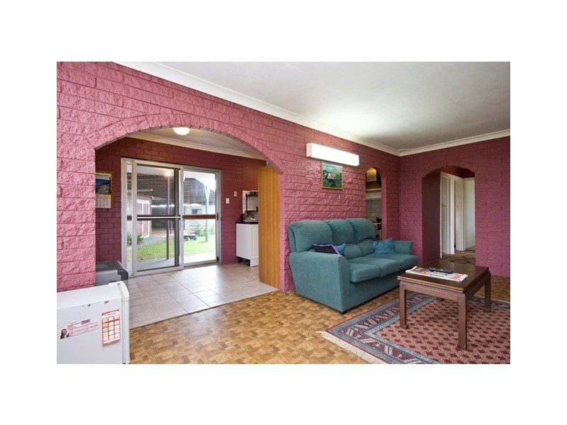 304 Wilcox Road, Redmond WA 6327