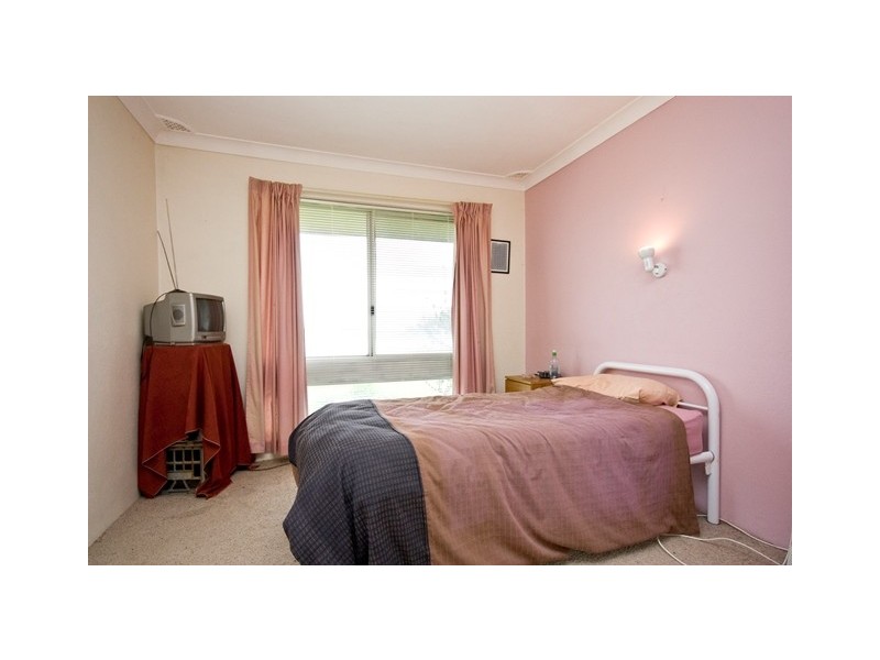 304 Wilcox Road, Redmond WA 6327