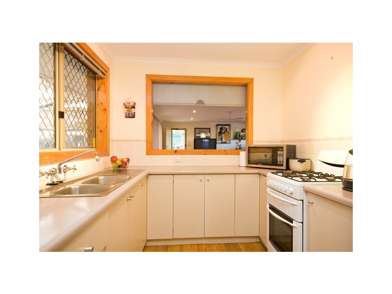 11 Turner Street, Orana WA 6330