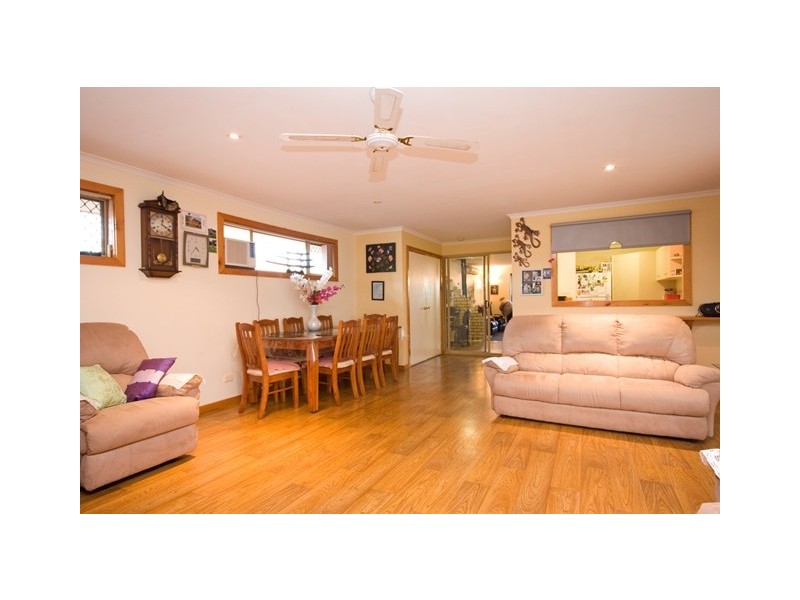 11 Turner Street, Orana WA 6330