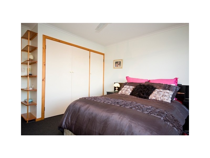 11 Turner Street, Orana WA 6330