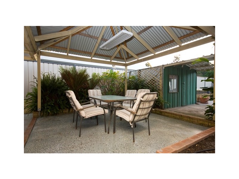 11 Turner Street, Orana WA 6330