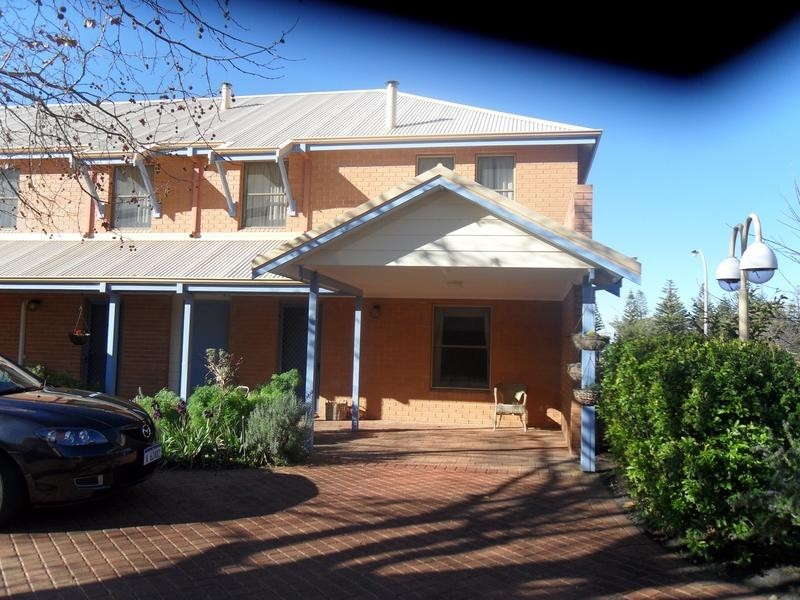 11/20 Adelaide Crescent, Middleton Beach WA 6330