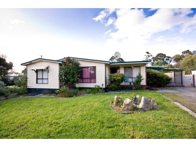 60 Williamson Avenue, Narrikup WA 6326