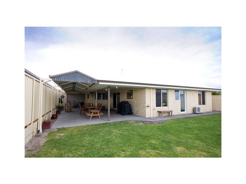 3 Stoddart Corner, Mckail WA 6330