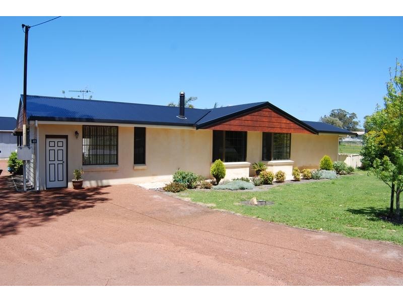 63 Robinson Road, Robinson WA 6330