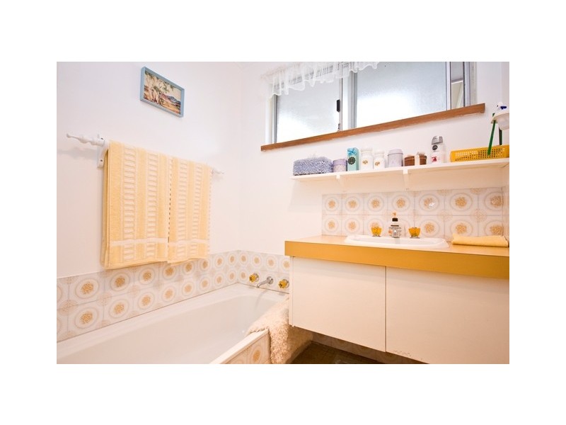 6 Bohemia Road, Yakamia WA 6330