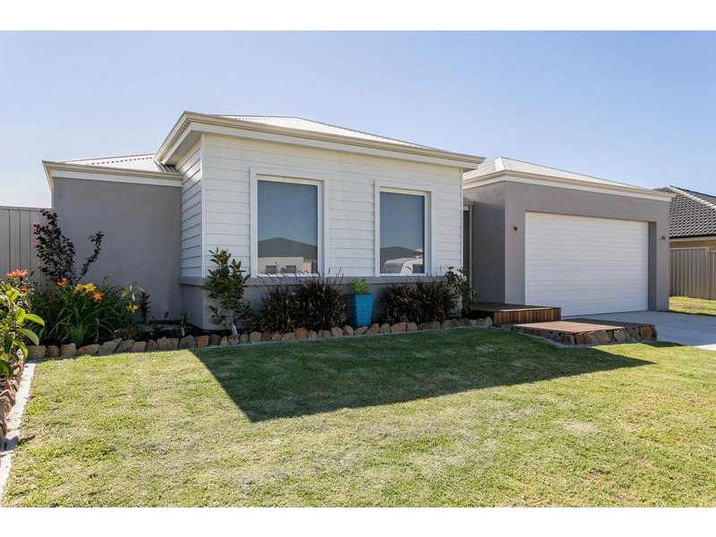 8 Satellite Close, Mckail WA 6330