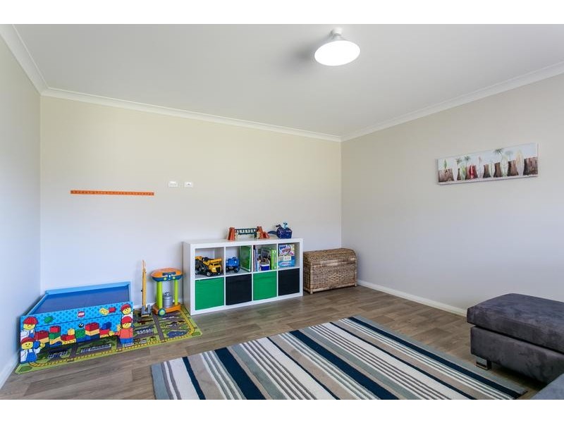 8 Satellite Close, Mckail WA 6330