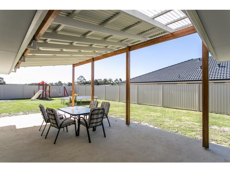 8 Satellite Close, Mckail WA 6330